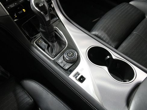 Used 2018 INFINITI Q50 Sport image 16