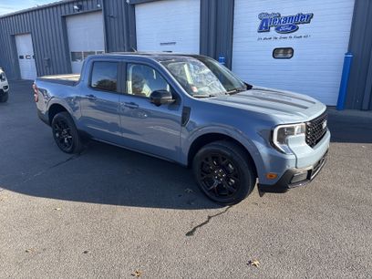 New 2025 Ford Maverick Lariat w/ Black Appearance Package