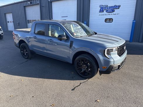 New 2025 Ford Maverick Lariat w/ Black Appearance Package image 1