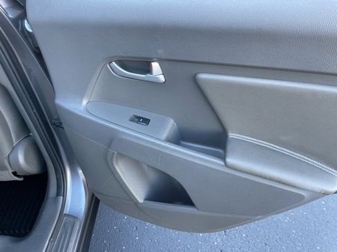 Used 2016 Kia Sportage LX image 48