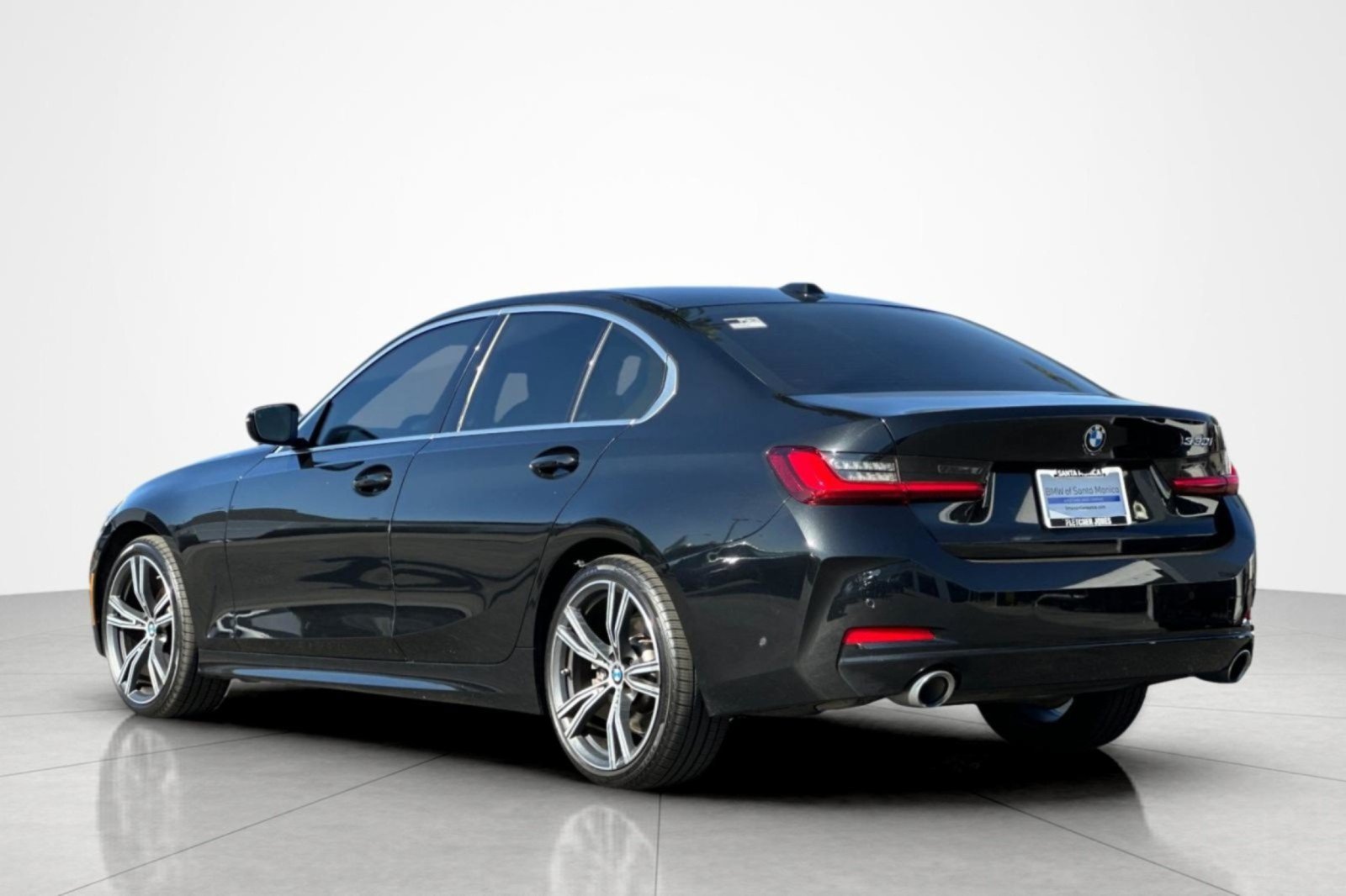 Used 2024 BMW 330i Sedan w/ Convenience Package RWD image 3