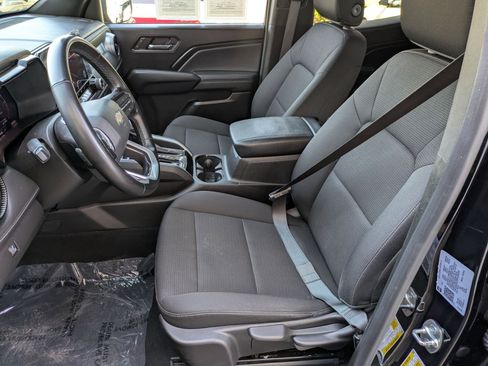 Used 2024 Chevrolet Colorado LT image 21