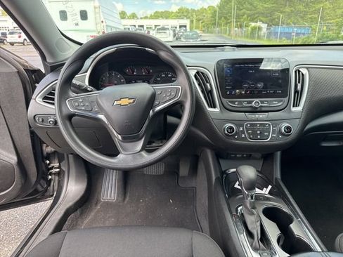 Used 2024 Chevrolet Malibu LT FWD image 15