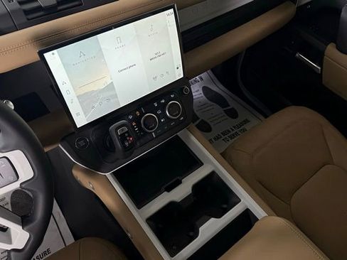 New 2026 Land Rover Defender 110 X-Dynamic SE image 34
