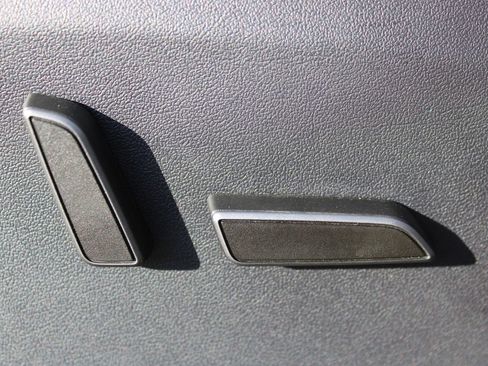 Used 2024 Tesla Model Y 2WD image 20