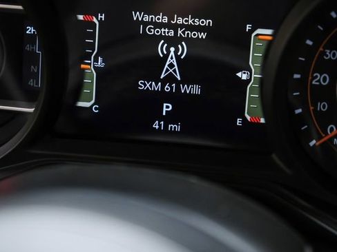 Used 2025 Jeep Wrangler Unlimited Rubicon w/ Technology Group image 40