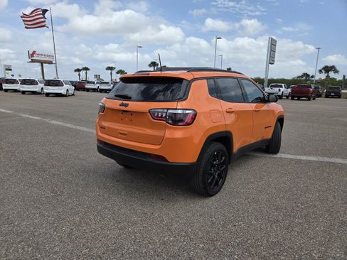 New 2026 Jeep Compass Latitude image 7