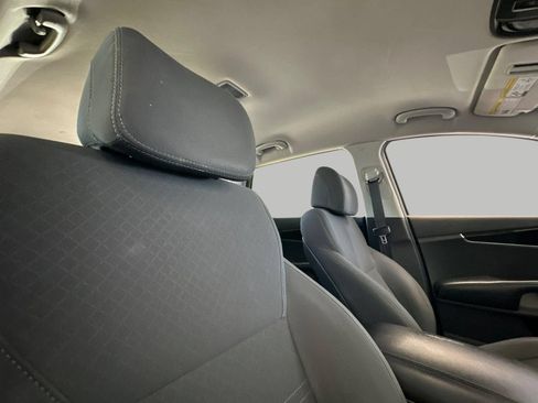 Used 2017 Kia Sorento FWD w/ LX Convenience Package image 19