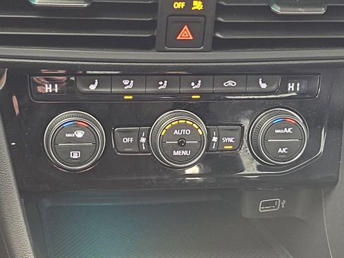 Used 2019 Volkswagen Jetta SEL image 23