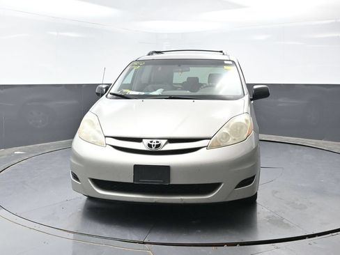 Used 2008 Toyota Sienna FWD image 4
