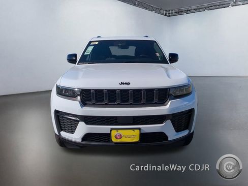 New 2026 Jeep Grand Cherokee Altitude AWD/4WD image 2