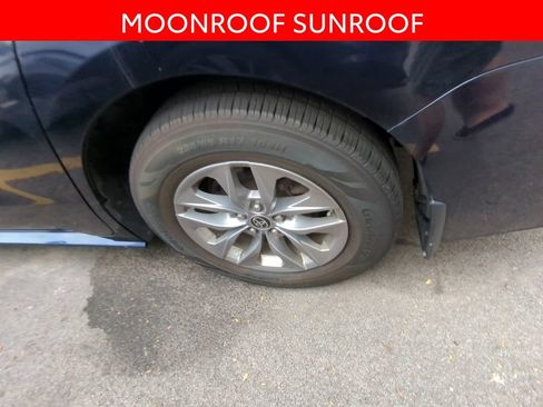 Used 2021 Toyota Sienna XLE FWD image 5