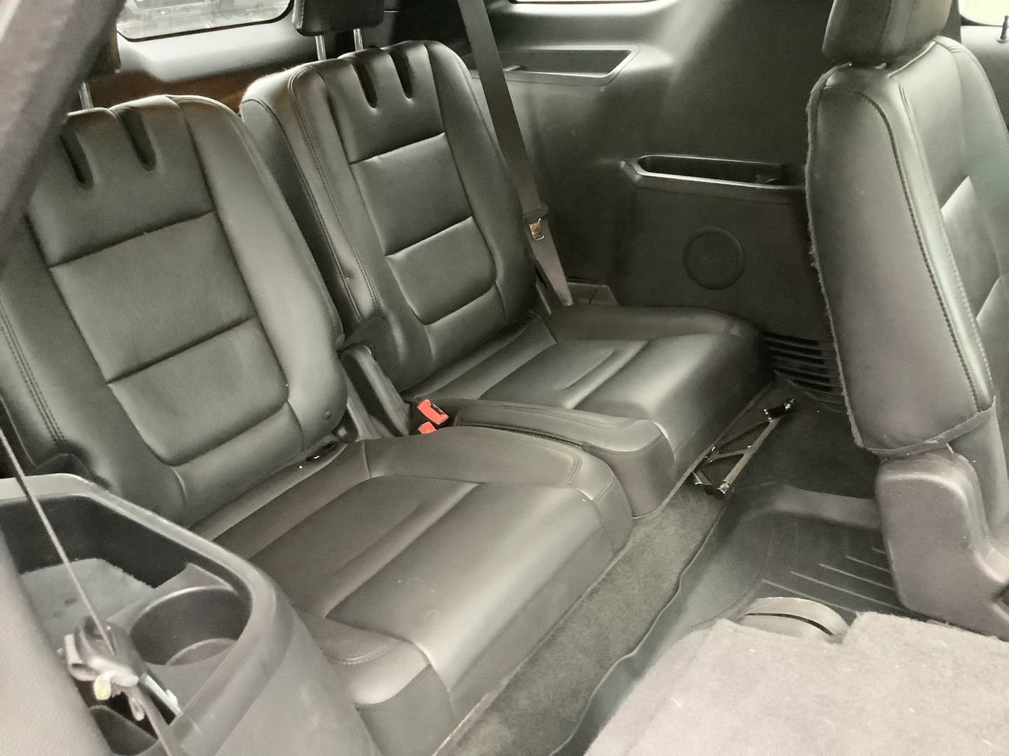 Used 2015 Ford Explorer XLT w/ Equipment Group 202A AWD/4WD image 15