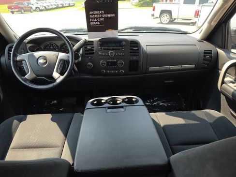 Used 2009 Chevrolet Silverado 2500 LT w/ Exterior Plus Package AWD/4WD image 11