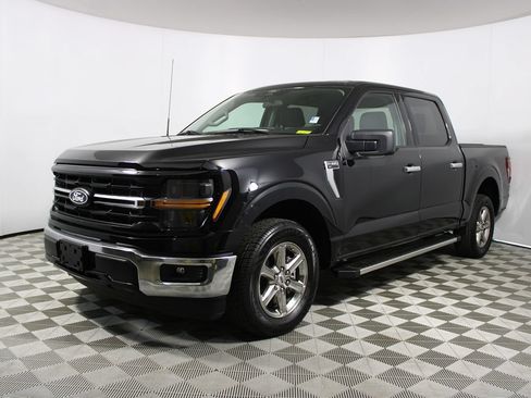 Used 2025 Ford F150 XLT w/ Equipment Group 301A Standard RWD image 3