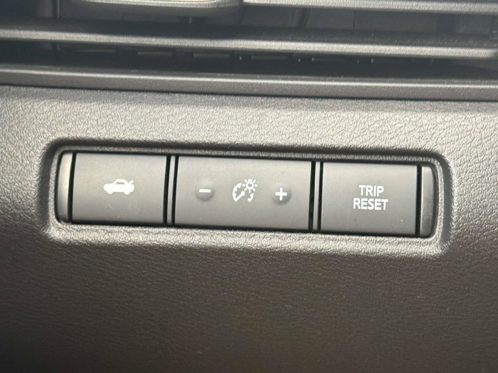Used 2025 Nissan Altima 2.5 SV FWD image 22