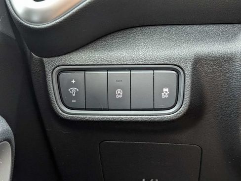 Used 2021 Kia Soul LX FWD image 17
