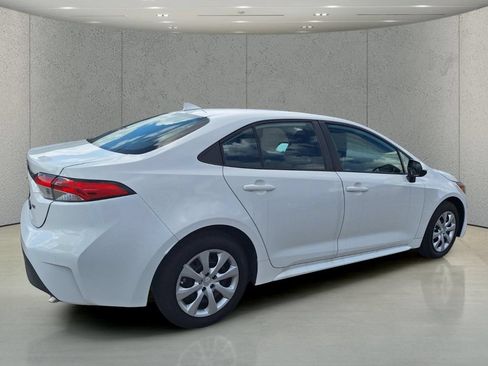 Used 2024 Toyota Corolla LE FWD image 5