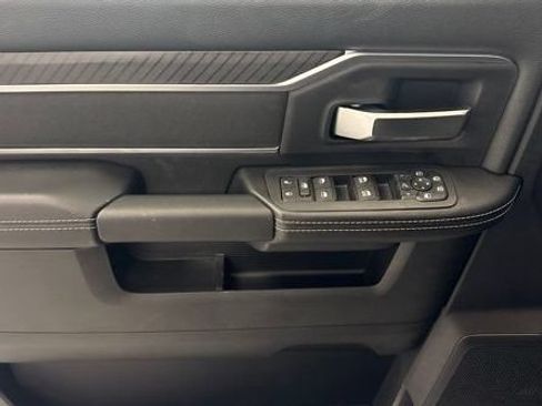 New 2026 RAM 3500 Big Horn AWD/4WD image 13