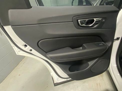 Certified 2025 Volvo XC60 B5 Plus AWD/4WD image 8