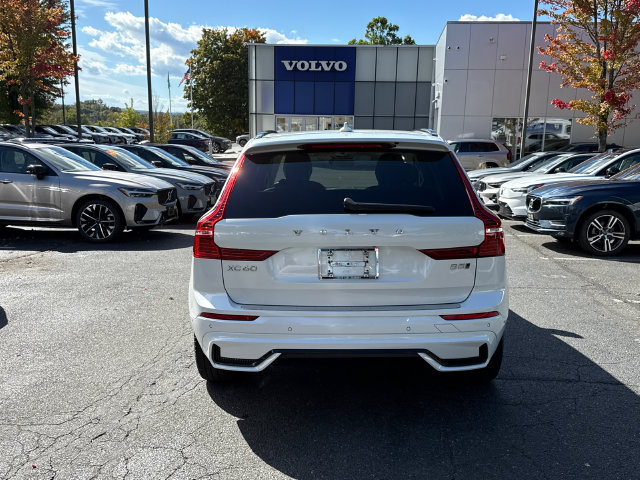 Certified 2024 Volvo XC60 B5 Plus w/ Protection Package Premier AWD/4WD image 3