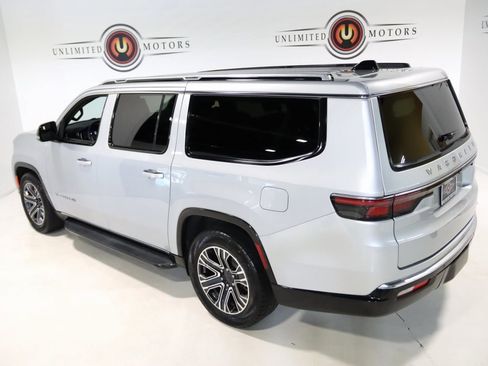 Used 2024 Jeep Wagoneer L Series II w/ Flexible Seating Group image 11