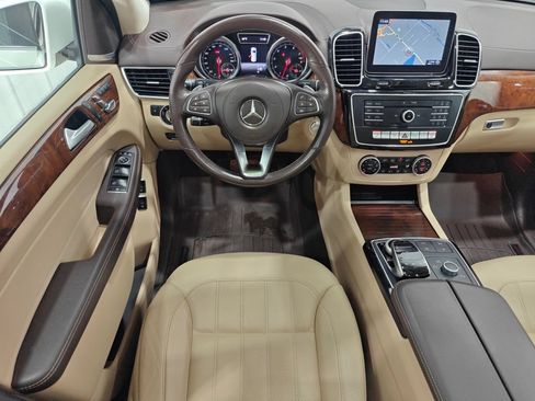 Used 2019 Mercedes-Benz GLS 450 4MATIC image 4