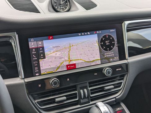 Certified 2026 Porsche Macan AWD/4WD image 17