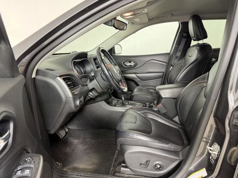 Used 2021 Jeep Cherokee Latitude Lux AWD/4WD image 2