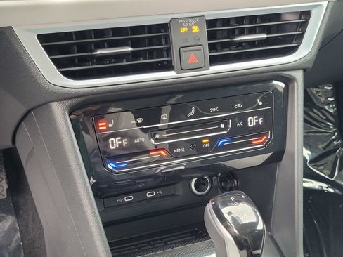 New 2026 Volkswagen Taos SE AWD/4WD image 19