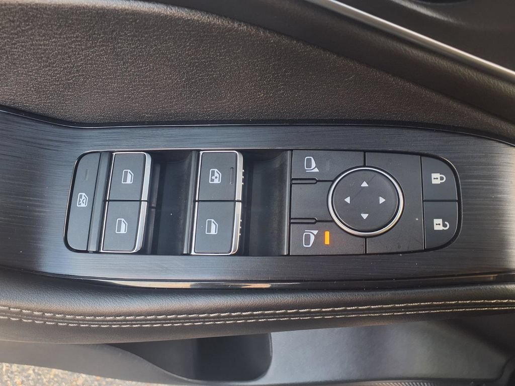 Used 2026 Nissan Rogue Platinum w/ Platinum Premium Package AWD/4WD image 7