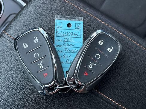 Used 2021 Chevrolet Traverse LT image 24