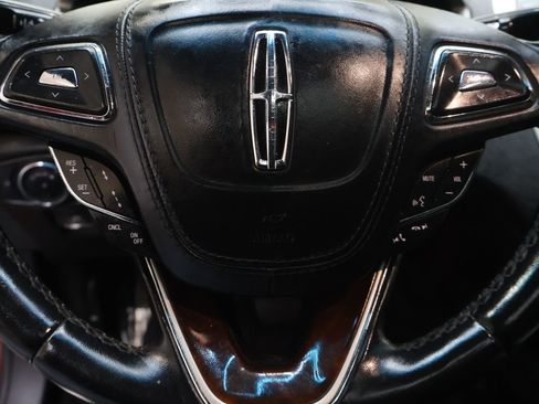 Used 2019 Lincoln MKZ Reserve FWD image 18
