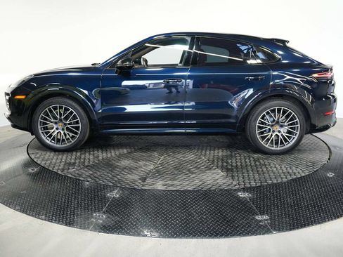 Used 2022 Porsche Cayenne Turbo AWD/4WD image 4