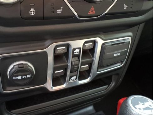 Used 2018 Jeep Wrangler Unlimited Sport S AWD/4WD image 12