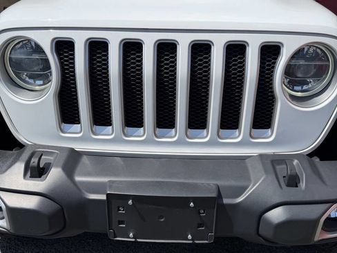 Used 2018 Jeep Wrangler Unlimited Sahara w/ LED Lighting Group AWD/4WD image 11