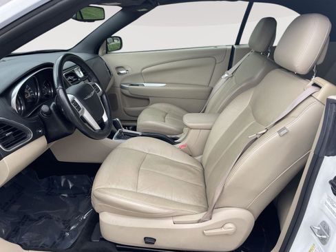 Used 2013 Chrysler 200 Limited image 5