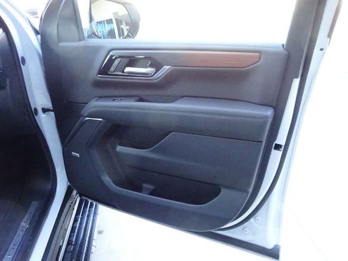 Used 2026 GMC Yukon Denali w/ Denali Reserve Package image 34