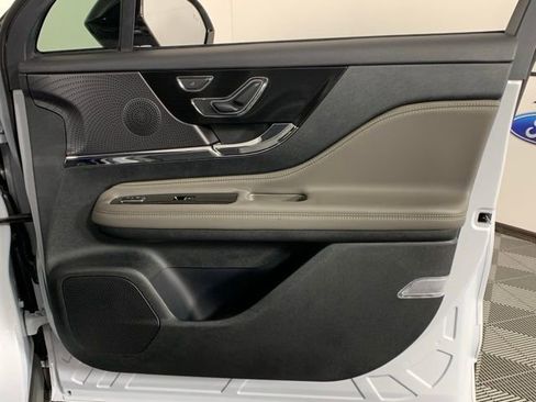 New 2025 Lincoln Corsair Premiere w/ Equipment Group 101A image 38