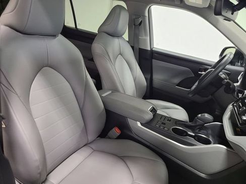 Certified 2026 Toyota Highlander XLE AWD/4WD image 20