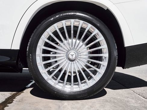 Used 2026 Mercedes-Benz Maybach GLS 600 4MATIC image 21