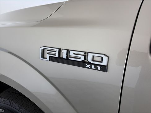 Used 2018 Ford F150 XLT w/ Equipment Group 302A Luxury AWD/4WD image 9