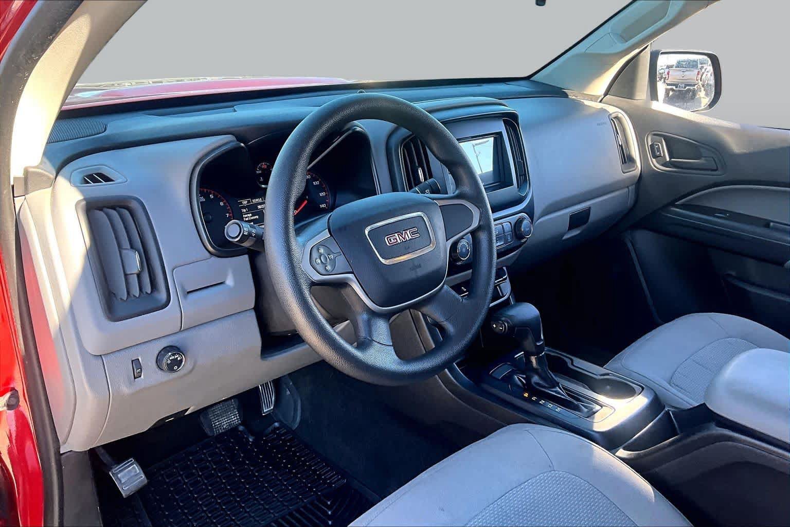 Used 2016 GMC Canyon 2WD Crew Cab w/ Convenience Package image 18