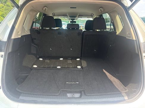 Used 2025 Nissan Rogue SV FWD image 14