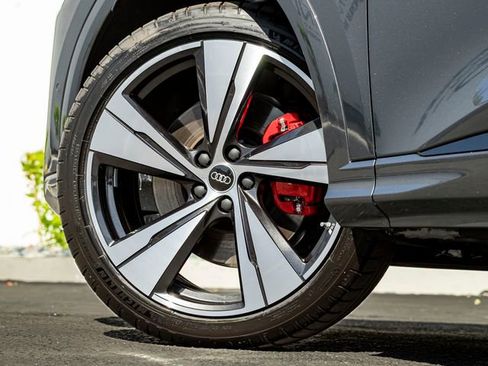 New 2025 Audi SQ5 Premium Plus AWD/4WD image 13