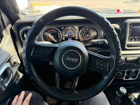 Used 2021 Jeep Gladiator Sport AWD/4WD image 10