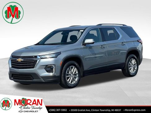 Certified 2023 Chevrolet Traverse LT FWD image 1