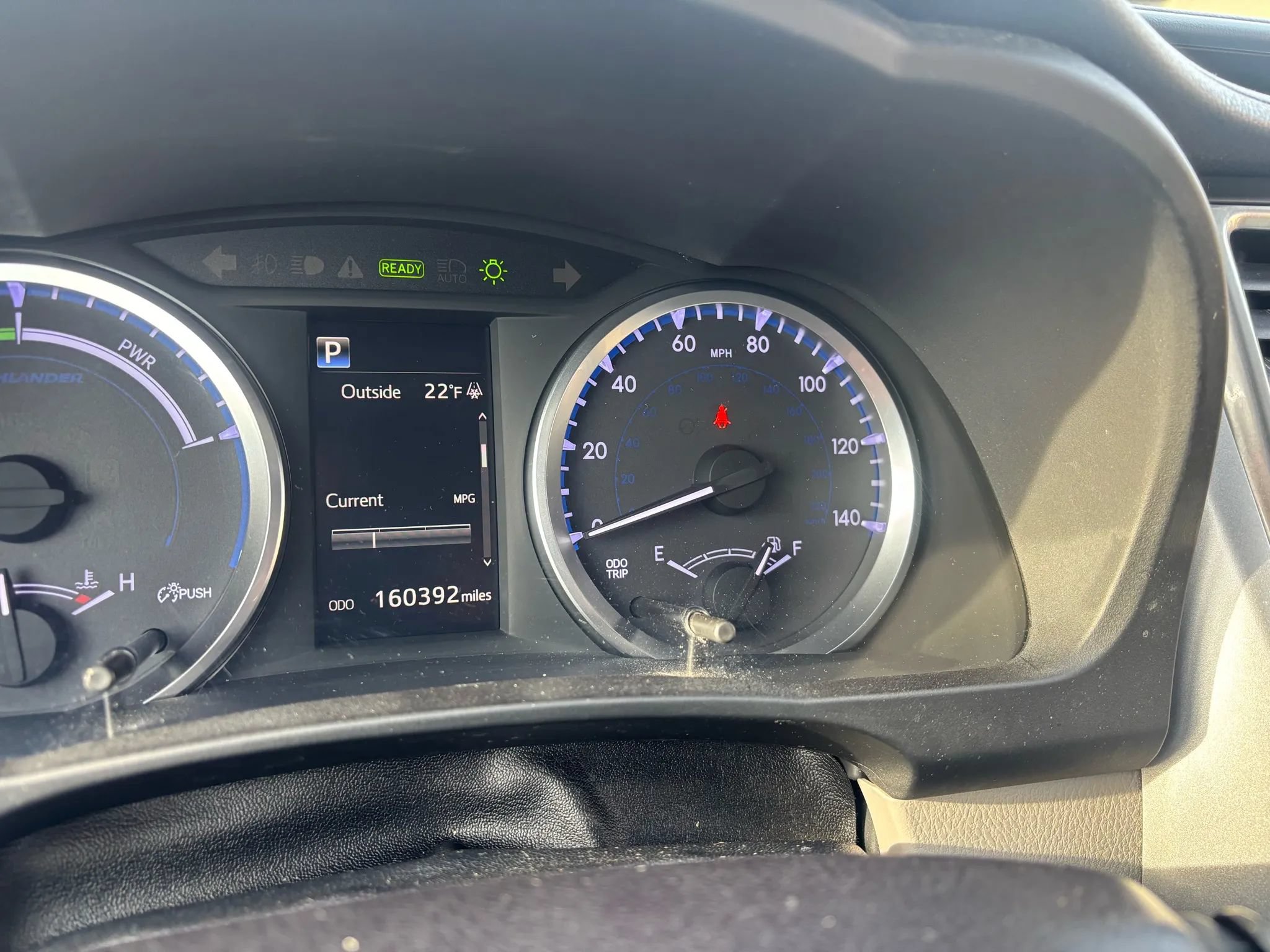 Used 2018 Toyota Highlander LE w/ Carpet Mat Package (TMS) AWD/4WD image 12
