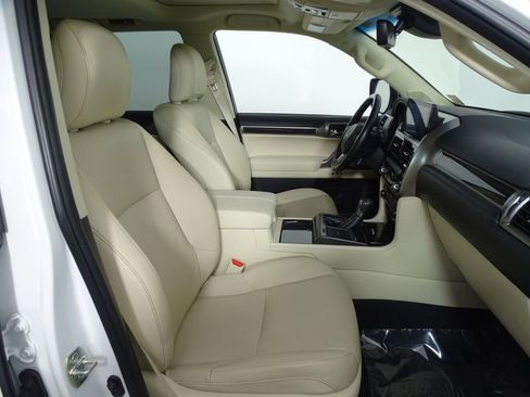 Used 2023 Lexus GX 460 Luxury w/ Sport Design Package image 17