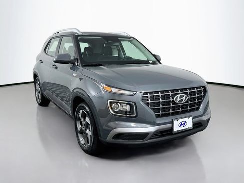 New 2026 Hyundai Venue SEL FWD image 3